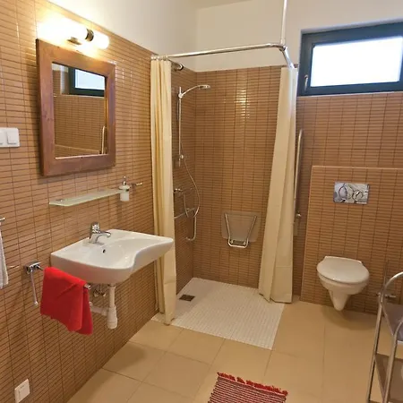 Irota Ecolodge Nyaraló